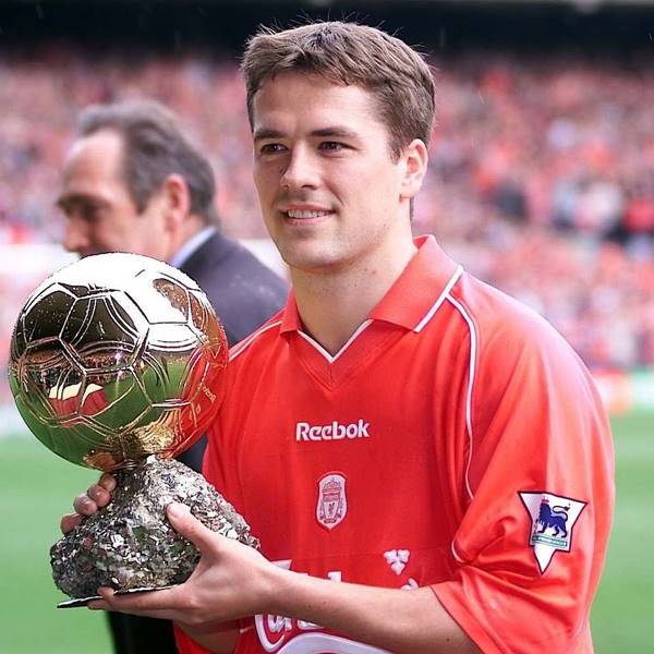 Michael Owen nhận quả bóng vàng