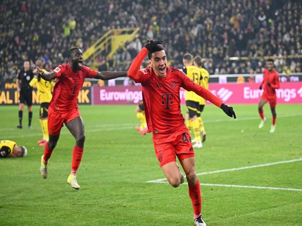 Tin VĐQG Đức: Dortmund và Bayern chia điểm